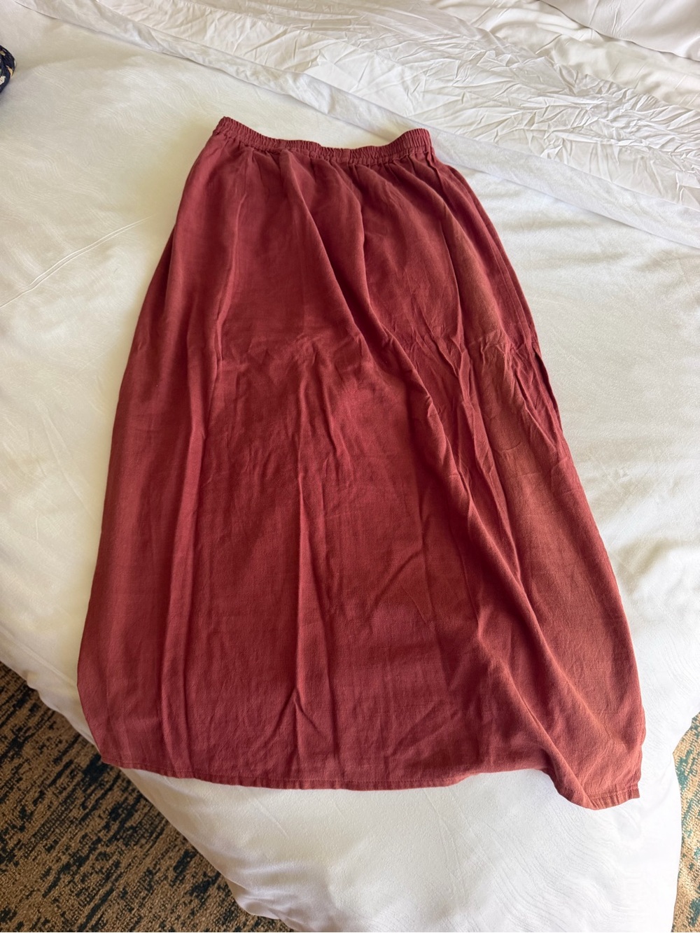 CARIÑO - High-Slit Maxi Skirt in Dusty Rose